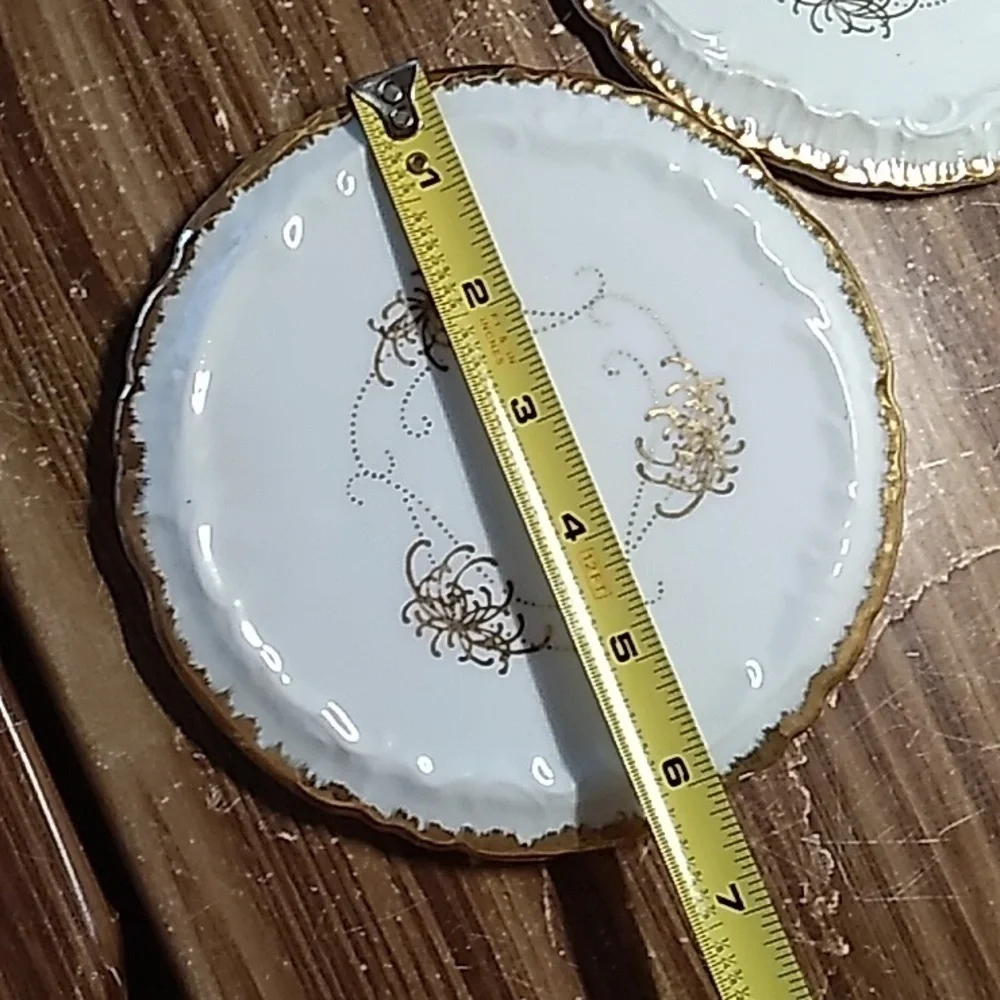 Andrea by Sadek trivet set chrysanthemum gold trim